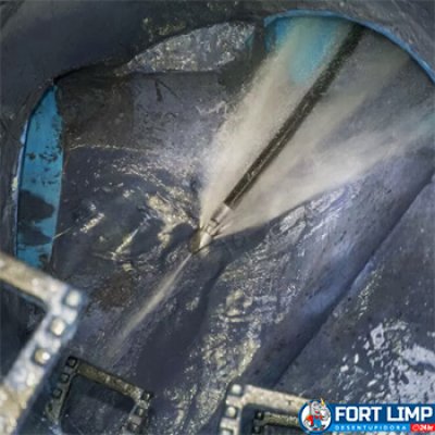 Desentupimento de rede pluvial em Brotas